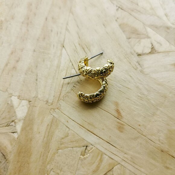 NEW Kendra Scott Harper Huggie Earrings Gold - Picture 3 of 5